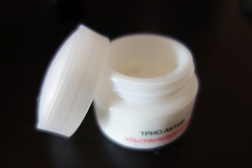 Крем для кожи вокруг глаз Трио актив от L'Oreal фото 1 Крем для кожи вокруг глаз Трио актив от L'Oreal фото 1