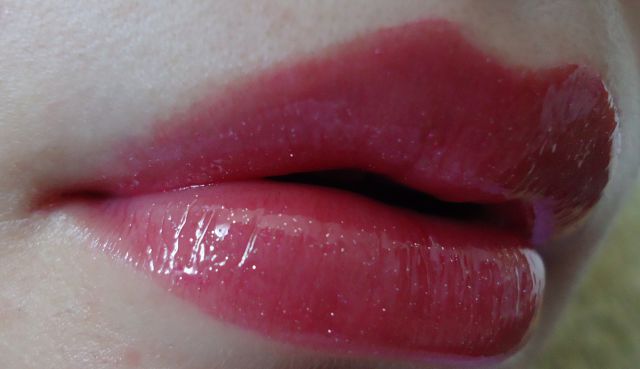 Блеск для губ Pump'n Plump Lip Gloss (оттенок № 51 Pearly Sangria) от IsaDora фото 3 Блеск для губ Pump'n Plump Lip Gloss (оттенок № 51 Pearly Sangria) от IsaDora фото 3
