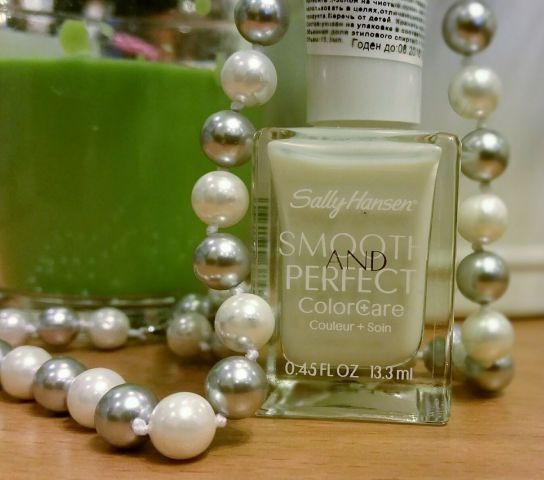 Лак для ногтей серии Smooth & Perfect (оттенок № 01 Fog) от Sally Hansen фото 2 Лак для ногтей серии Smooth & Perfect (оттенок № 01 Fog) от Sally Hansen фото 2