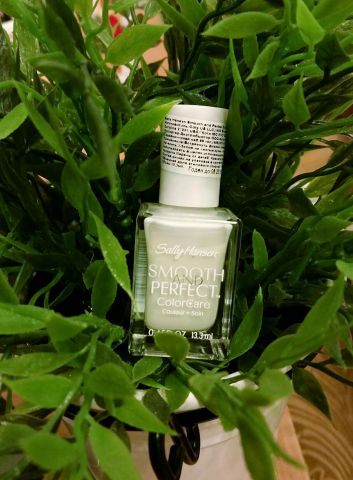 Лак для ногтей серии Smooth & Perfect (оттенок № 01 Fog) от Sally Hansen фото 1 Лак для ногтей серии Smooth & Perfect (оттенок № 01 Fog) от Sally Hansen фото 1