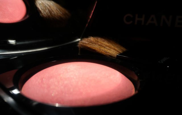 Румяна Joues Contraste Powder Blush (оттенок № 72 Rose Initiale) от Chanel фото 2
