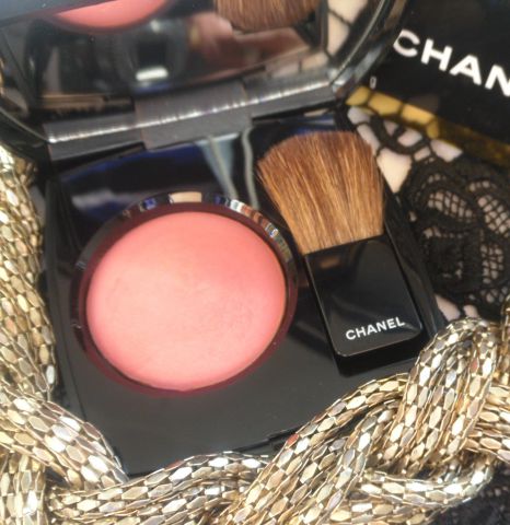 Румяна Joues Contraste Powder Blush (оттенок № 72 Rose Initiale) от Chanel фото 1