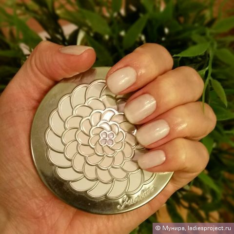 Лак для ногтей серии Smooth & Perfect (оттенок № 01 Fog) от Sally Hansen фото 7 Лак для ногтей серии Smooth & Perfect (оттенок № 01 Fog) от Sally Hansen фото 7