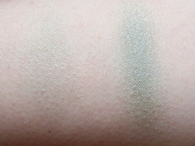 Тени для век Eyeshadow duochrome (оттенки 278 Violet gemstone и 246 Green atlantis) от Artdeco фото 10