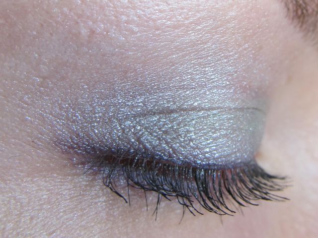 Тени для век Eyeshadow duochrome (оттенки 278 Violet gemstone и 246 Green atlantis) от Artdeco фото 16