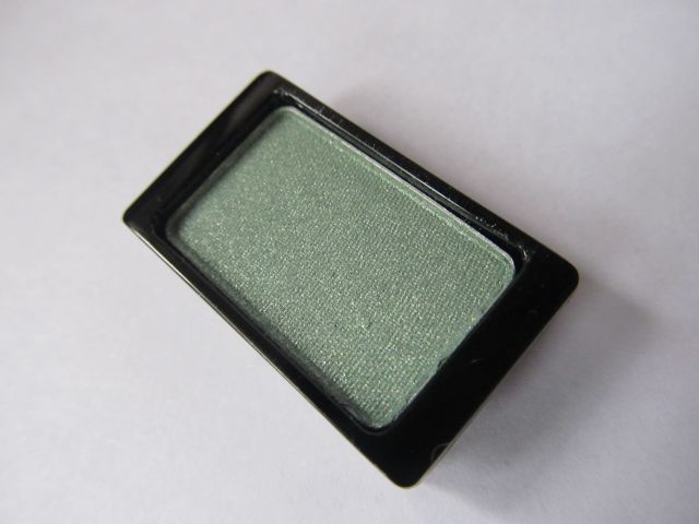 Тени для век Eyeshadow duochrome (оттенки 278 Violet gemstone и 246 Green atlantis) от Artdeco фото 9