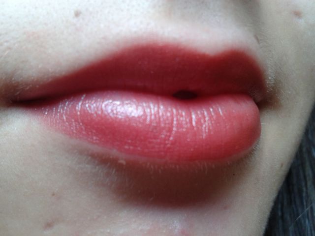Помада-бальзам Chubby Stick Intense (оттенки № 01 Curviest caramel, № 02 Chunkiest chili, № 07 Broadest berry) от Clinique фото 5 Помада-бальзам Chubby Stick Intense (оттенки № 01 Curviest caramel, № 02 Chunkiest chili, № 07 Broadest berry) от Clinique фото 5