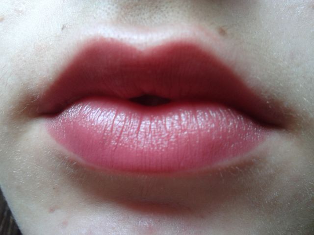 Помада-бальзам Chubby Stick Intense (оттенки № 01 Curviest caramel, № 02 Chunkiest chili, № 07 Broadest berry) от Clinique фото 6 Помада-бальзам Chubby Stick Intense (оттенки № 01 Curviest caramel, № 02 Chunkiest chili, № 07 Broadest berry) от Clinique фото 6