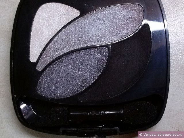Тени для век Color Riche (оттенок № E5 Smoky Velours Noir) от L'Oreal фото 1 Тени для век Color Riche (оттенок № E5 Smoky Velours Noir) от L'Oreal фото 1