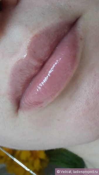 Блеск для губ Infaible gloss Neon (оттенок № 302 Hot for Hawaii) от L'Oreal фото 11