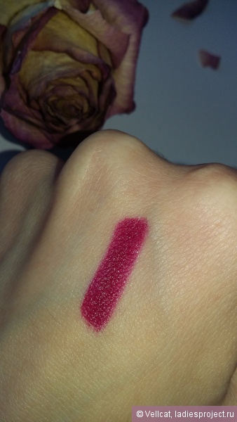 Увлажняющая губная помада Color Riche matte (оттенок № 430 Mon Jules) от L'Oreal фото 14 Увлажняющая губная помада Color Riche matte (оттенок № 430 Mon Jules) от L'Oreal фото 14