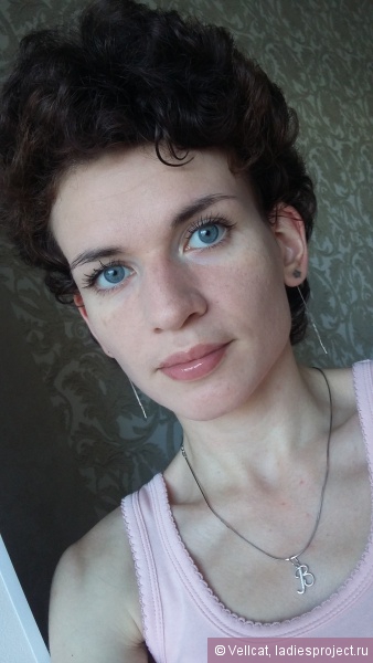Блеск для губ Infaible gloss Neon (оттенок № 302 Hot for Hawaii) от L'Oreal фото 13