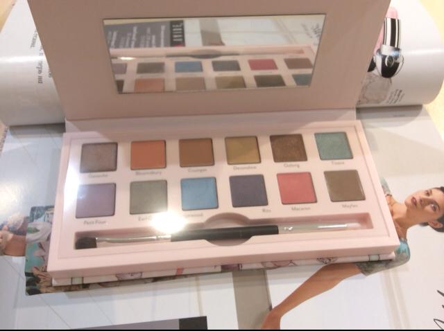Палетка теней для век Eyeshadow Palette Suited To A Tea от CARGO фото 2 Палетка теней для век Eyeshadow Palette Suited To A Tea от CARGO фото 2