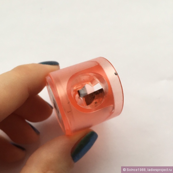 Косметическая точилка для карандашей Duo Sharpener от Essence фото 5 Косметическая точилка для карандашей Duo Sharpener от Essence фото 5