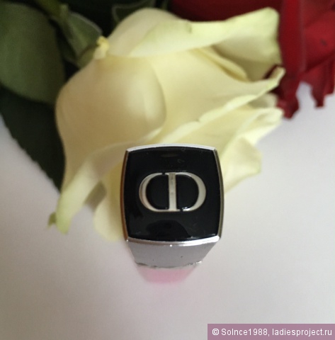 Блеск-уход для губ Dior Rouge Brillant (оттенок № 688 Hollywood) от Dior фото 3 Блеск-уход для губ Dior Rouge Brillant (оттенок № 688 Hollywood) от Dior фото 3