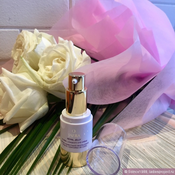 Оживляющий крем для кожи вокруг глаз Global Longevity Balm из серии Royal Jelly от Jafra фото 5
