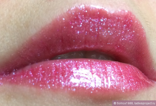 Блеск для губ Dior Addict Gloss (оттенок № 686 Fancy Purple) от Dior фото 8 Блеск для губ Dior Addict Gloss (оттенок № 686 Fancy Purple) от Dior фото 8