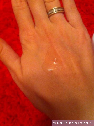 Вода для мгновенного снятия макияжа с экстрактом чистой лилии Eau Micellaire Demaquillante Express от Dior фото 5 Вода для мгновенного снятия макияжа с экстрактом чистой лилии Eau Micellaire Demaquillante Express от Dior фото 5