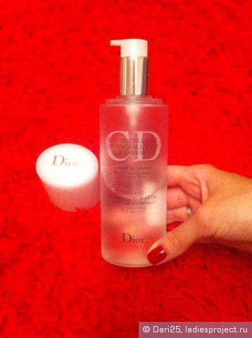 Вода для мгновенного снятия макияжа с экстрактом чистой лилии Eau Micellaire Demaquillante Express от Dior фото 4 Вода для мгновенного снятия макияжа с экстрактом чистой лилии Eau Micellaire Demaquillante Express от Dior фото 4