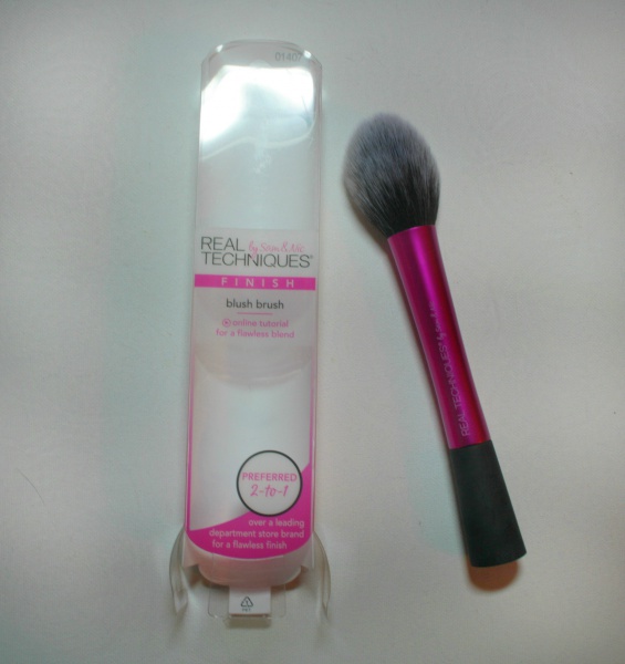 Кисть для румян Blush Brush от Real Techniques фото 1