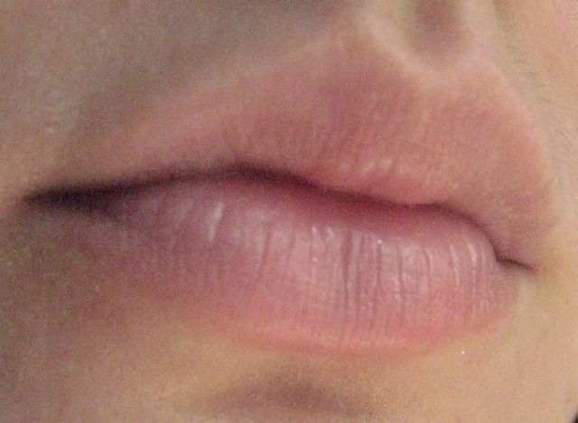 Блеск для губ Glamour Gloss от Artdeco фото 2