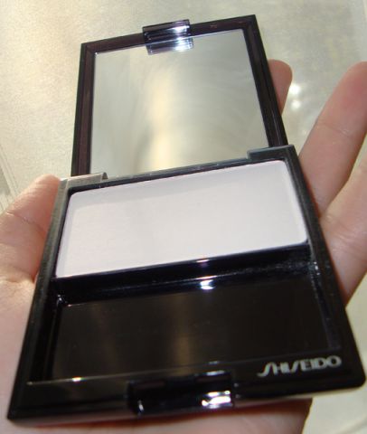 Румяна POUDRE SATIN LUMINEUX Luminizing Satin Face Color (оттенок WT905) от Shiseido фото 2