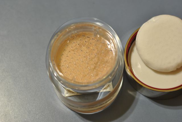 Минеральная рассыпчатая пудра Pudre Multi-Eclat (оттенок № 02) от Clarins фото 4