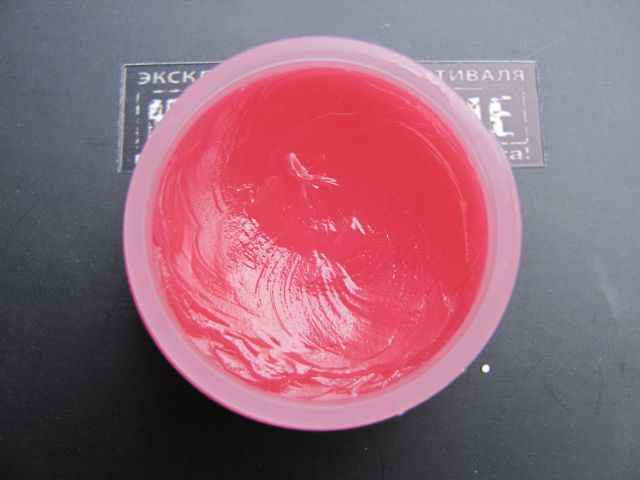 Бальзам для губ Born Lippy The Body Shop фото 3 Бальзам для губ Born Lippy The Body Shop фото 3