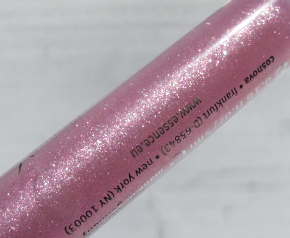 Блеск для губ XXXL Shine Lipgloss от Essence фото 2 Блеск для губ XXXL Shine Lipgloss от Essence фото 2