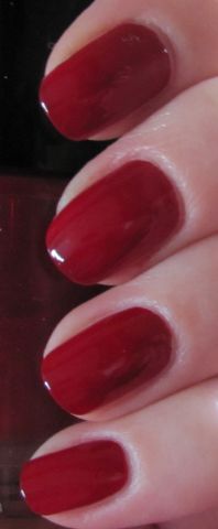 Лак для ногтей Ultimate Nail Lacquer (оттенок № 070 Caught jn the red carpet) от Catrice фото 8 Лак для ногтей Ultimate Nail Lacquer (оттенок № 070 Caught jn the red carpet) от Catrice фото 8