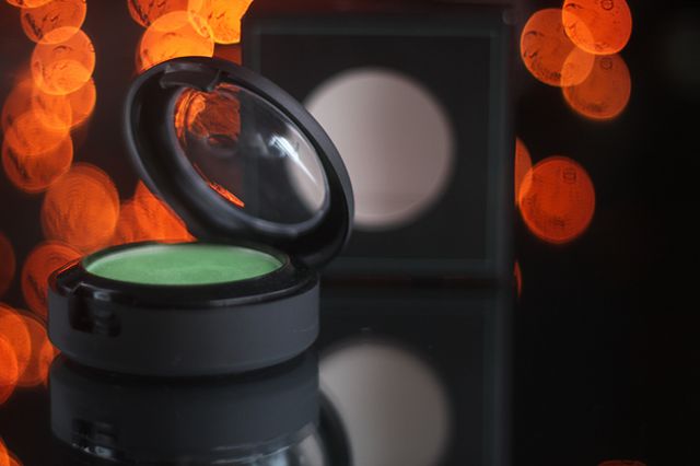 Моно-тени для век (оттенок Green Milennium) от Ofra Cosmetics фото 2