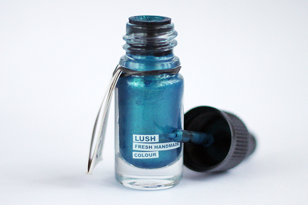 Подводка для контура глаз "Мотивация" от Lush фото 5 Подводка для контура глаз "Мотивация" от Lush фото 5