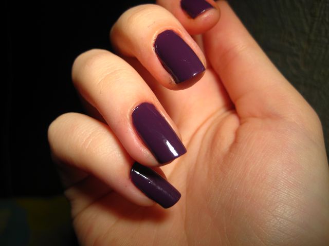 Лак для ногтей Ultimate Nail LACQUER (оттенок 120 Plum Play With Me) от Catrice фото 6