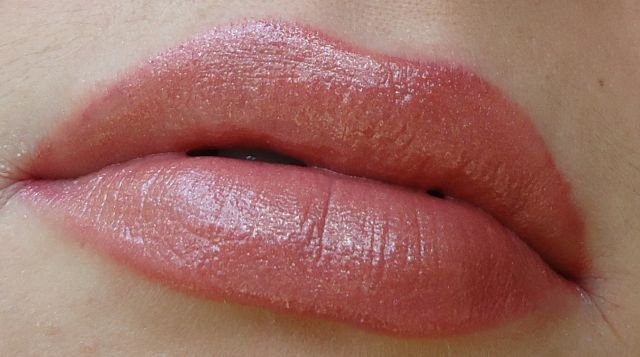 Губная помада Shimmering Lipstick с мерцающим эффектом от Shiseido фото 9
