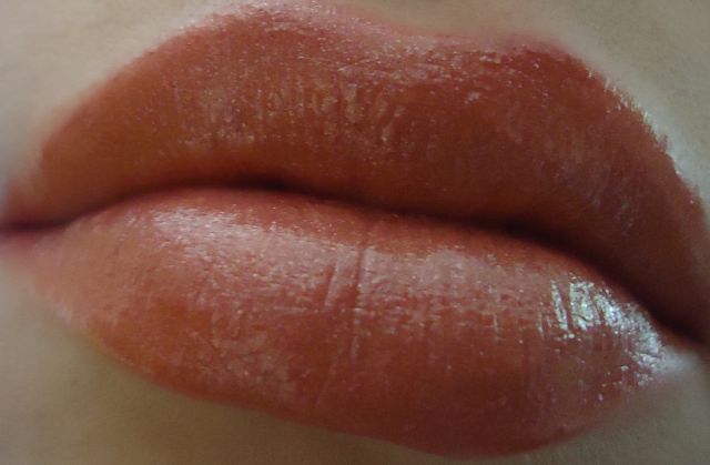 Губная помада Shimmering Lipstick с мерцающим эффектом от Shiseido фото 7