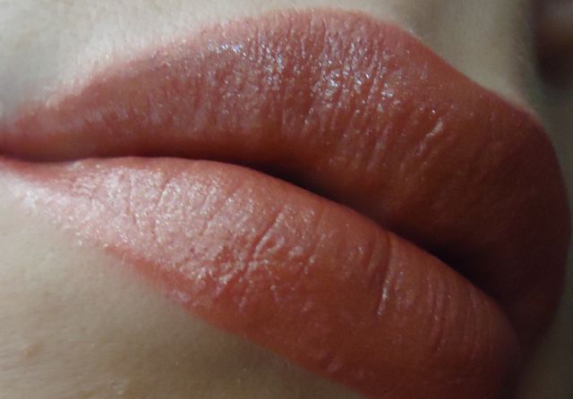 Губная помада Shimmering Lipstick с мерцающим эффектом от Shiseido фото 10