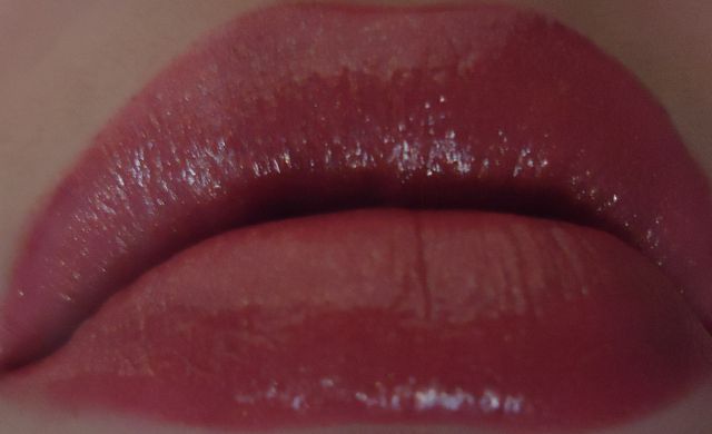 Губная помада Shimmering Lipstick с мерцающим эффектом от Shiseido фото 16