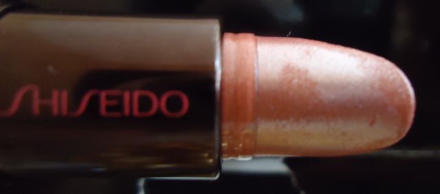 Губная помада Shimmering Lipstick с мерцающим эффектом от Shiseido фото 2