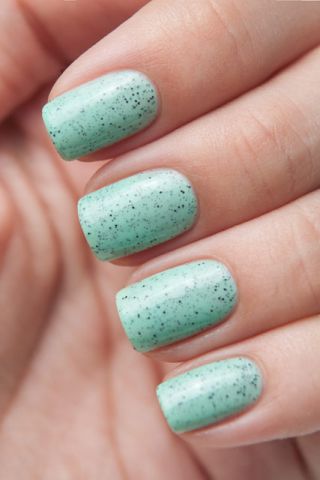 Лак для ногтей активный био-гель Dalmatian Active Bio-gel (оттенок № 423/088 Mint Ice Cream & Chocolate) от El Corazon фото 25 Лак для ногтей активный био-гель Dalmatian Active Bio-gel (оттенок № 423/088 Mint Ice Cream & Chocolate) от El Corazon фото 25