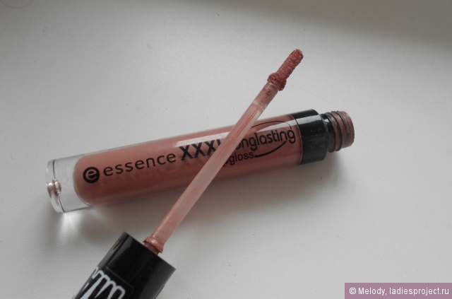 Матовый блеск для губ Velvet Matt XXL Longlasting lipgloss (оттенок № 06 Soft nude) от Essence фото 2 Матовый блеск для губ Velvet Matt XXL Longlasting lipgloss (оттенок № 06 Soft nude) от Essence фото 2