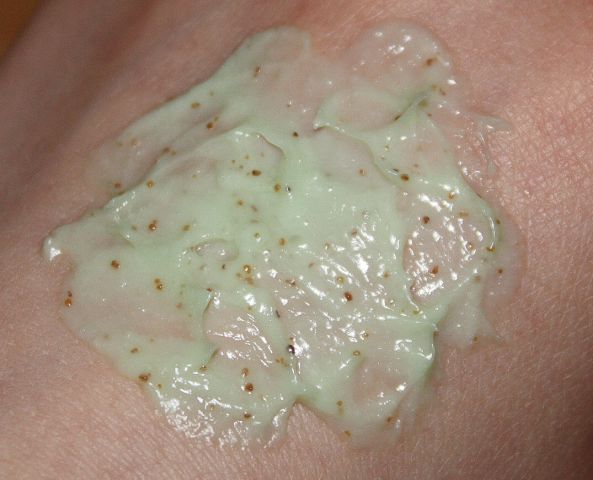 Скраб для лица Tea Tree & Peppermint от Superdrug Naturals фото 1 Скраб для лица Tea Tree & Peppermint от Superdrug Naturals фото 1