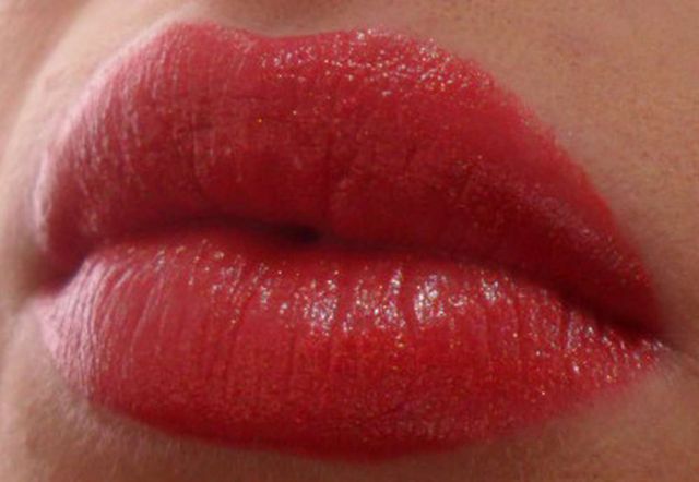 Помада Энерго-блеск (оттенок Золотисто-Алый) от Oriflame фото 9