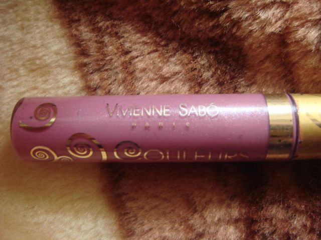 Блеск для губ Couleurs de Luxe от Vivienne sabo фото 1 Блеск для губ Couleurs de Luxe от Vivienne sabo фото 1