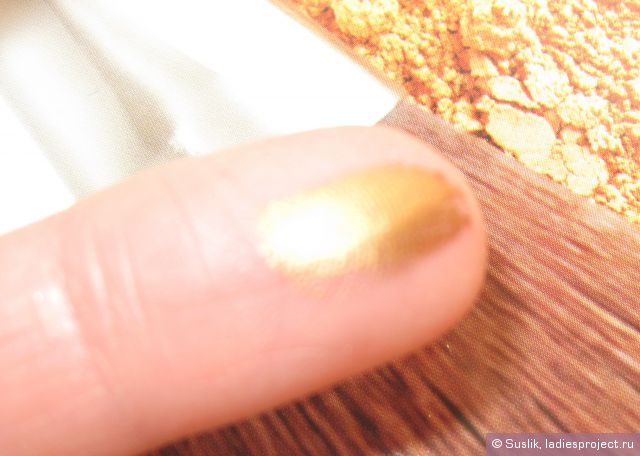 Карандаш для глаз Contour Clubbing Waterproof (оттенок № 51 Golden dress) от Bourjois фото 4