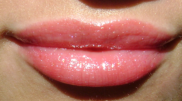 Блеск для губ «Round Lip Gloss» (оттенок Soap Opera Queen) от NYX фото 7 Блеск для губ «Round Lip Gloss» (оттенок Soap Opera Queen) от NYX фото 7