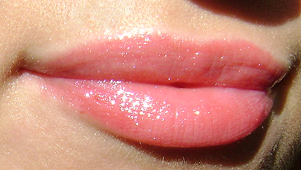 Блеск для губ «Round Lip Gloss» (оттенок Soap Opera Queen) от NYX фото 6 Блеск для губ «Round Lip Gloss» (оттенок Soap Opera Queen) от NYX фото 6