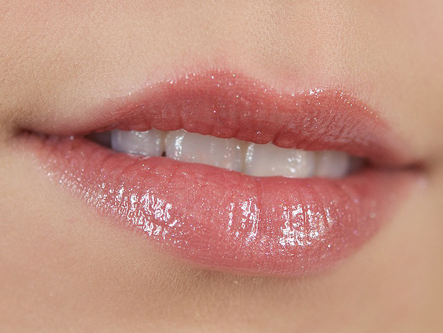 Новинка от Benefit: Блески для губ &laquo;Ultra Plush Lip Glosses&raquo; фото 10
