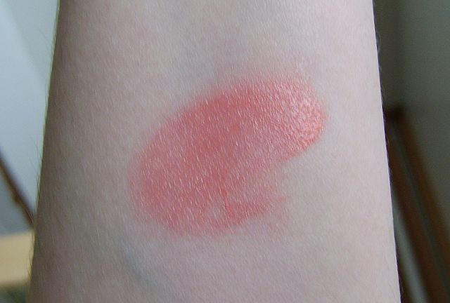 Румяна с шиммером &laquo;Terracotta Blush Sun Shimmer Highlighter (оттенок № 02 Sunny Pink)&raquo; от Guerlain фото 7