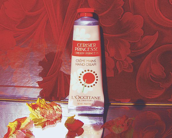 Крем для рук «Вишневая Принцесса» от L'Occitane фото 1 Крем для рук «Вишневая Принцесса» от L'Occitane фото 1