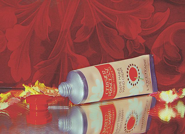Крем для рук «Вишневая Принцесса» от L'Occitane фото 2 Крем для рук «Вишневая Принцесса» от L'Occitane фото 2